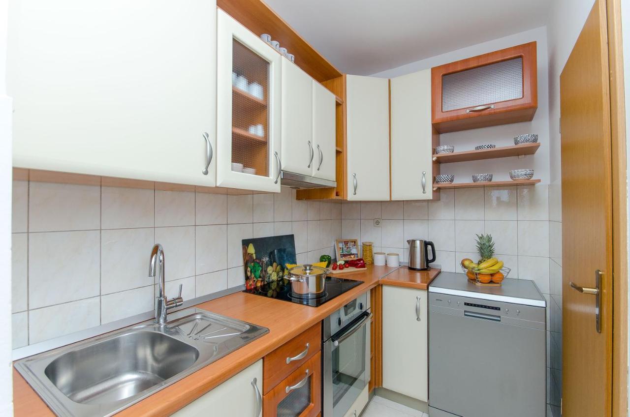 Spacious Apartment Smile With Terrace And Secure Garage Split Exterior photo