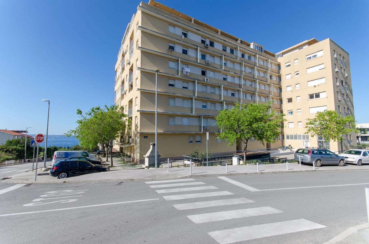 Spacious Apartment Smile With Terrace And Secure Garage Split Exterior photo