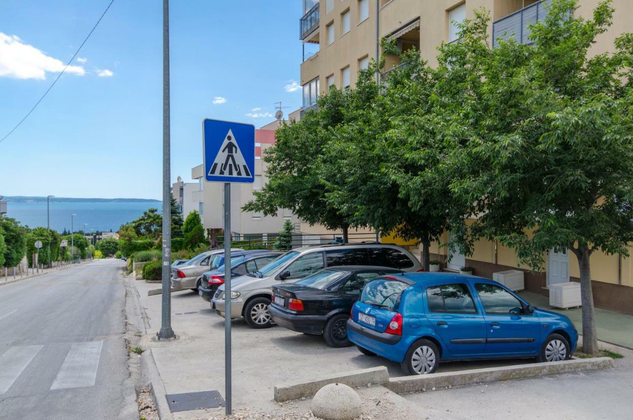 Spacious Apartment Smile With Terrace And Secure Garage Split Exterior photo